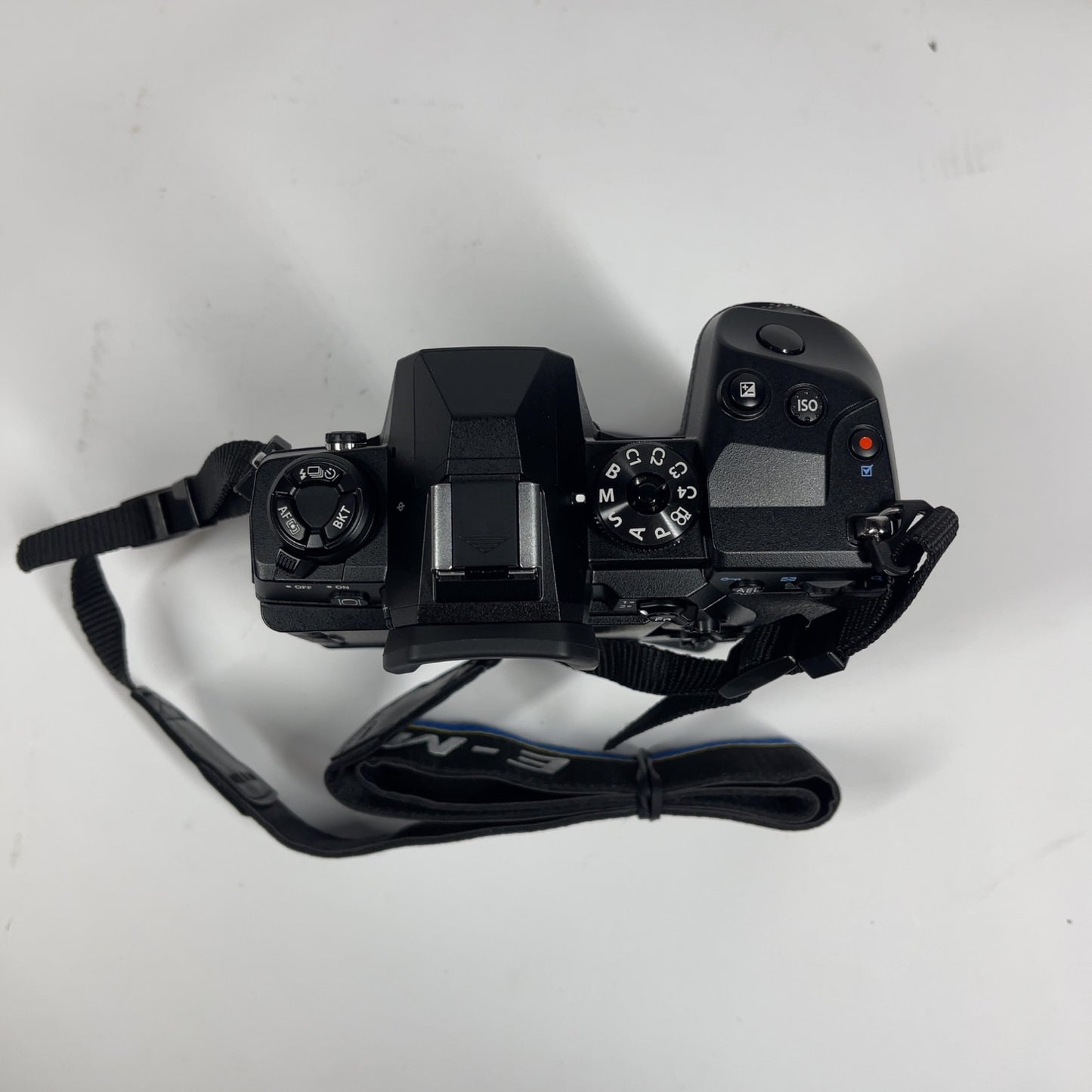 Olympus OM-D EM1X IM010 20.4MP Mirrorless Camera 292 Shutter Count with Accessories